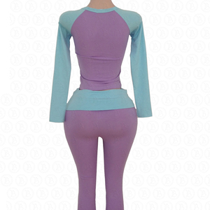 Ensemble de vêtements de détente pour femmes en coton de haute qualité, logo personnalisé, imprimé léopard, t-shirt et leggings, pantalon évasé 2 pièces, ensemble de yoga - Product Image 4