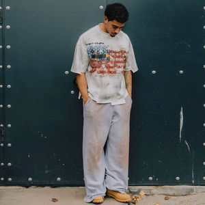 T-shirt en coton épais personnalisé pour hommes été Vintage lavage au soleil avec sérigraphie et design graphique épissé asymétrique - Product Image 5