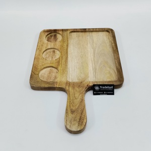 Plateau de service en bois de qualité supérieure avec 3 bols à chutney Bois de manguier poli et poignée Tradebyd - Product Image 5