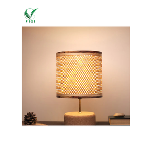 Transforma tu espacio con un impresionante candelabro de bambú ecológico - Product Image 1