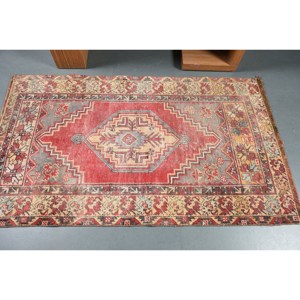 Alfombra de retazos ecológica de lana roja y Beige clásica, 3,3x5,6 pies, comedor tradicional, respaldo de látex rectangular turco mediano - Product Image 3