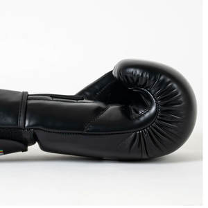 Gants de boxe légers avec rembourrage équilibré et mouvement facile, forme confortable et prêts pour l'entraînement - Product Image 5