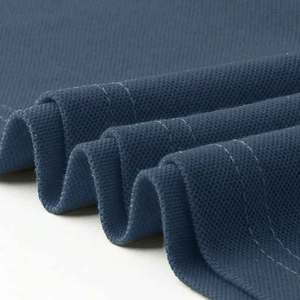 Luce elegante y siéntete seguro con Nuestras camisetas polo personalizadas Premium. Hecho a medida para el hombre moderno - Product Image 3