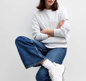 Sudadera de cuello redondo de gran tamaño de estilo callejero para hombres y mujeres Sudadera de Jersey de color sólido con forro interior suave - Product Image 4