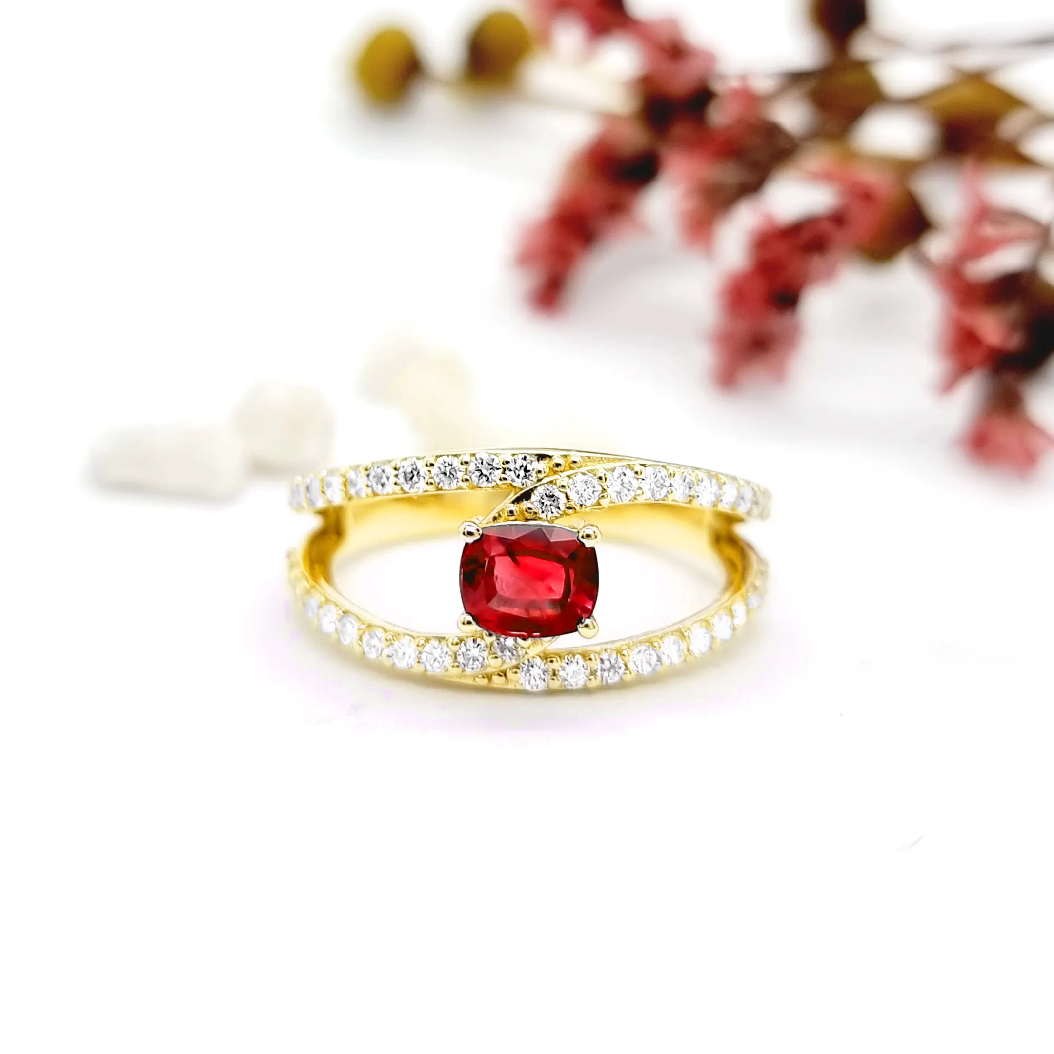 Baru tiba cincin pertunangan Rubi alami dengan 14K manik Rubi emas padat dan Pave Berlian Cluster cincin untuk dijual