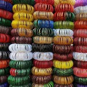 Servicios OEM, Pulseras de Cristal de Terciopelo en Oferta, Precio Económico, Lujosas Pulseras de Novia Hechas a Mano en Pakistán, Conjuntos de Pulseras Multicolores - Product Image 4