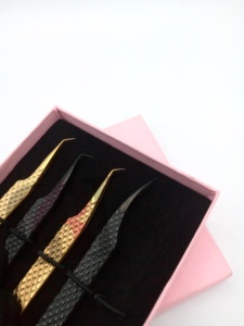 Pince à épiler pour extensions de cils en acier inoxydable de haute qualité, antistatique, antimagnétique, noire et dorée, style papillon, avec miroir - Product Image 3