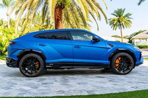 Lamborghini Urus S 2023, Motor V8 de 4.0 Litros con Doble Turbo, Transmisión Automática ZF de Ocho Velocidades - Product Image 5