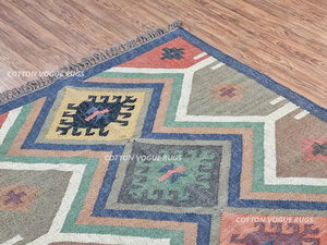 Tapis de couloir Kilim en laine tissée à la main multicolore avec motif aztèque abstrait Technique tuftée Style Kilim natif - Product Image 4
