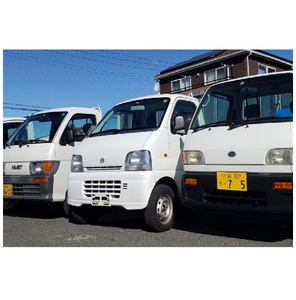Camioneta kei usada en buen estado a la venta, con bajo kilometraje, interior y exterior limpios, ideal para pequeños transportes y logística. - Product Image 5