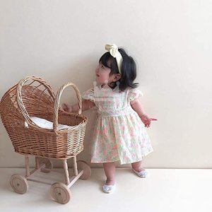 หวายตุ๊กตารถเข็นเด็กเล่นบ้านรถเข็นเด็กตกแต่งห้องเด็ก50x30x58cm สีไม้ต้นฉบับ - Product Image 6