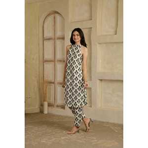 Conjunto de Top Halter sin Mangas y Kurta de Algodón Mulmul Bordado y Transpirable de Poppy Play - Product Image 5