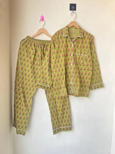 ชุดนอนผ้าฝ้ายนุ่มสบายชุดของขวัญสำหรับเพื่อนเจ้าสาวชุดของขวัญสุดหรูชุด PJ - Product Image 5