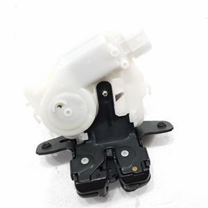 Serrure de hayon arrière Toyota Yaris Série 69350-02090 (17>20) - Product Image 1