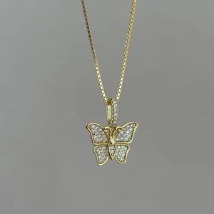 Pendentif minimaliste en or vermeil avec charme papillon pavé de moissanite chrétienne raffinée, alternative au diamant, unisexe - Product Image 1