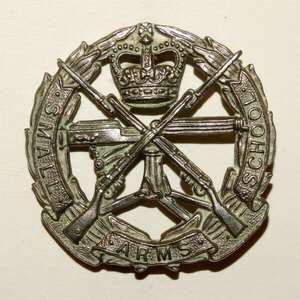 DE GRENADIER DE LA VIEILLE GARDE IMPERIALA SOMBRERO PLACA Small Ars School Corps SASC Cap Badge - Product Image 1