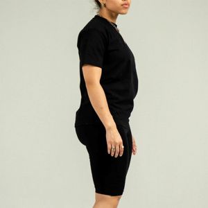 Conjunto de camiseta y pantalones cortos de motorista de dos piezas para mujer: ropa deportiva cómoda y elegante perfecta para ropa informal y trajes de verano - Product Image 4