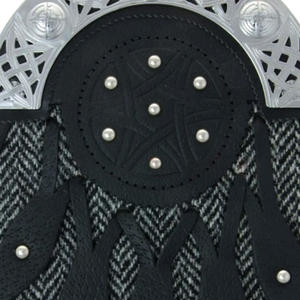 Sporran avant en fourrure fait à la main classique pour kilts écossais tenue culturelle traditionnelle et sacs Sporran formels des hauts plateaux à vendre - Product Image 6