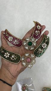 Tour de cou en forme de fleur de style victorien à la mode avec belle chaîne ornée de diamants fleur de pierre de diamant américain sur la chaîne - Product Image 3