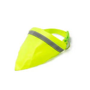 Bandana Riflettente Personalizzata Eket per Promuovere la Visibilità e la Sicurezza degli Animali Domestici - Product Image 5