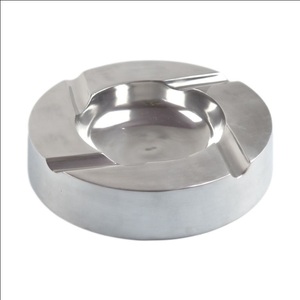 Cendrier en métal de qualité supérieure avec finition polie lisse, conçu pour une utilisation en intérieur et en extérieur, sur les tables de bureau à domicile - Product Image 6