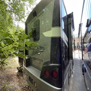 ราคาที่สมบูรณ์แบบสำหรับรถบ้านมือสองปี 2027 Forest River Georgetown 5 Series 34M - Product Image 2