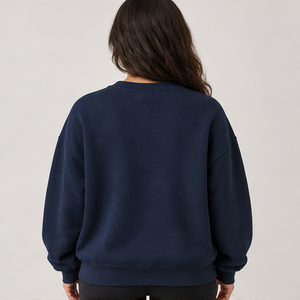 เสื้อสเวตเชิ้ตคอกลมแขนยาวสีน้ำเงินเข้มลายตัวอักษรแบบวาร์ซิตี้สำหรับผู้หญิง แบรนด์ดรอปแทรคสตาร์ OEM รับผลิตแบบ Private Label - Product Image 2