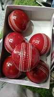 Balle de cricket personnalisée en cuir véritable pour l'entraînement des adultes - Durable, cousue à la machine, couleur et logo personnalisés, 156 g