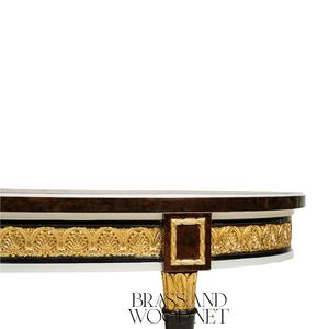 Mesa de Centro Ovalada de Lujo con Incrustaciones de Madera Intrincadas y Detalles en Latón para una Decoración de Sala de Estar Elegante y Clásica - Product Image 6