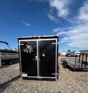 Camion de restauration mobile entièrement équipé pour la vente de sandwichs et de plats à emporter, idéal pour les petites entreprises et la restauration de rue, livraison gratuite - Product Image 1