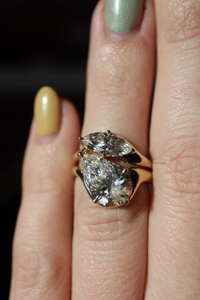 Bague de mariage Moissanite coupe marquise et poire 5 Ct Double pierre Toi Et Moi Design en or rose élégante bague Moissanite double forme - Product Image 3