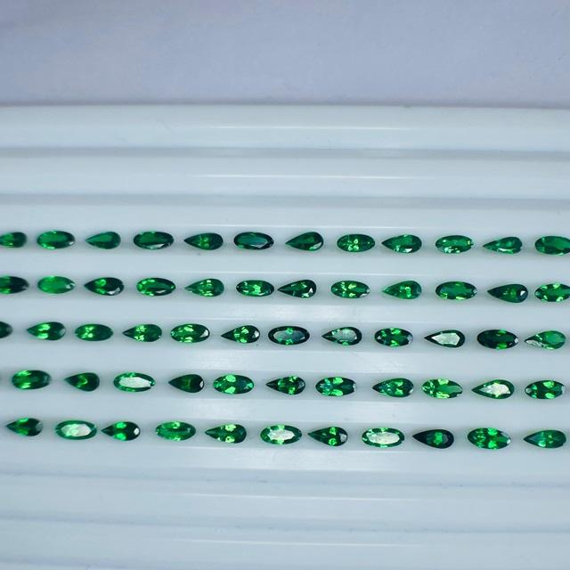 สีเขียว