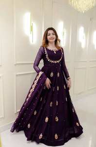 Robe de soirée en georgette brodée de sequins en polyester avec dupatta, tenue de soirée, vêtements ethniques de créateur pour femmes, mariage - Product Image 3
