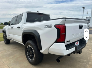 Toyota Tacoma TRD Off-Road 4x4 2024 d'occasion en parfait état, conduite à gauche, 1-25000 milles - Product Image 2