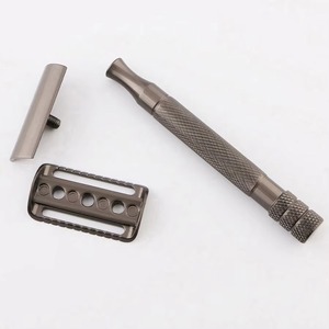 Maquinilla de Afeitar Profesional de Acero Inoxidable para Hombre, Herramienta de Afeitado Duradera y Precisa para un Afeitado Suave y Completo - Product Image 5