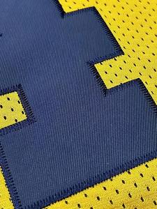 เสื้อฟุตบอลอเมริกันสำหรับผู้ชายปรับแต่งได้ชื่อและหมายเลขเสื้อฟุตบอลปักลายคอวีทรงหลวมใส่ได้ทุกฤดู - Product Image 4