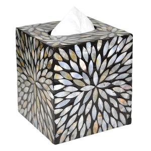 Portapañuelos rectangular hecho a mano con concha de nácar y cristales triangulares naturales - Product Image 3