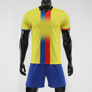 Uniforme de football personnalisé maillot de football 2025 uniformes de football uniforme de football pour hommes à séchage rapide - Product Image 3