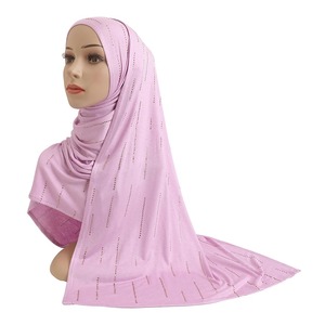 Écharpe longue et douce en jersey de coton avec strass Hijab rectangulaire Foulard pour femme Châle Bonnet pour femme Casquettes - Product Image 5