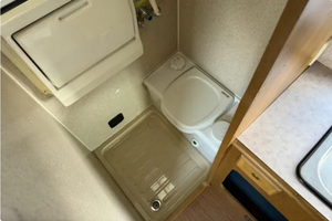 LISTO PARA CONDUCIR - USADO, VOLANTE A LA IZQUIERDA |   CONDUCCIÓN DERECHA |   Autocaravana TOYOTA TOYOACE 1998 - Product Image 6