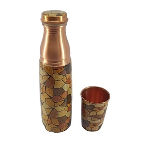 Gran botella de agua de cobre saludable puro 100%, gran oferta ecológica para deportes Ayurveda con beneficios de cobre, vasos de plástico - Product Image 1
