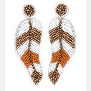 Boucles d'oreilles brodées de fils colorés avec perles - Product Image 3