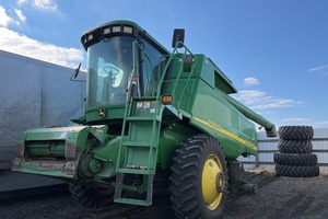 Cosechadora Usada de Alto Rendimiento JOHN DEERE S790 para un Rendimiento Agrícola Óptimo en Venta - Product Image 2