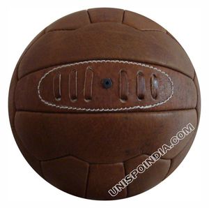 Ballon de football antique - Product Image 1
