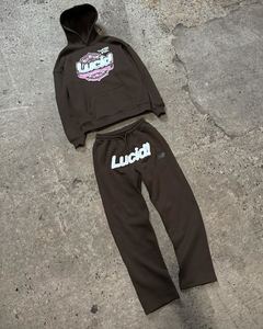 Ensemble de survêtements de jogging à capuche et pantalon de survêtement pour hommes et femmes avec broderie d'écusson d'applique personnalisé OEM - Product Image 4