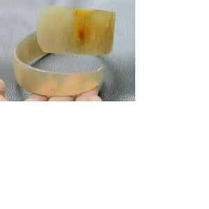 Bracelet manchette en corne fabriqué à la main de meilleure qualité pour femmes et filles Design unique de l'Inde Design pour bijoux de mode et cadeaux - Product Image 3