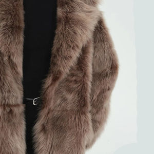 Servicio OEM, Abrigos de Piel para Mujer de Alta Calidad Disponibles en Todos los Tamaños y Colores, MOQ Bajo, Precios Razonables, Fáciles de Usar, Aspecto Premium - Product Image 2