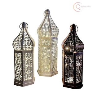 Elegante Portavelas Decorativo de Metal con Diseño Moderno |   Apto para Ramadán, Resistente al Agua y Duradero |   Entrega Rápida para Artículos Contemporáneos - Product Image 2
