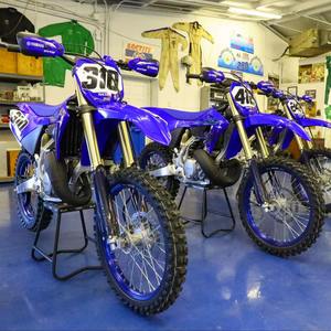 NOUVEAU 2023 YZ250F YZ250FX YZ250X YZ450F Moto tout-terrain Tous modèles avec casque - Product Image 1