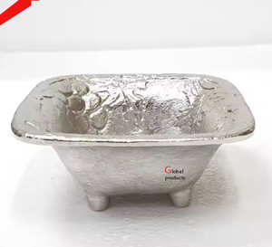 Cuenco para servir ensaladas y comidas con forma cuadrada de aluminio y metal con acabado plateado para restaurante y bar de hotel - Product Image 1